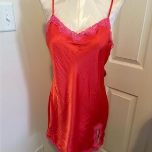 Victoria’s Secret Elegant Red Orange and Pink Lace Trim size M Chemise